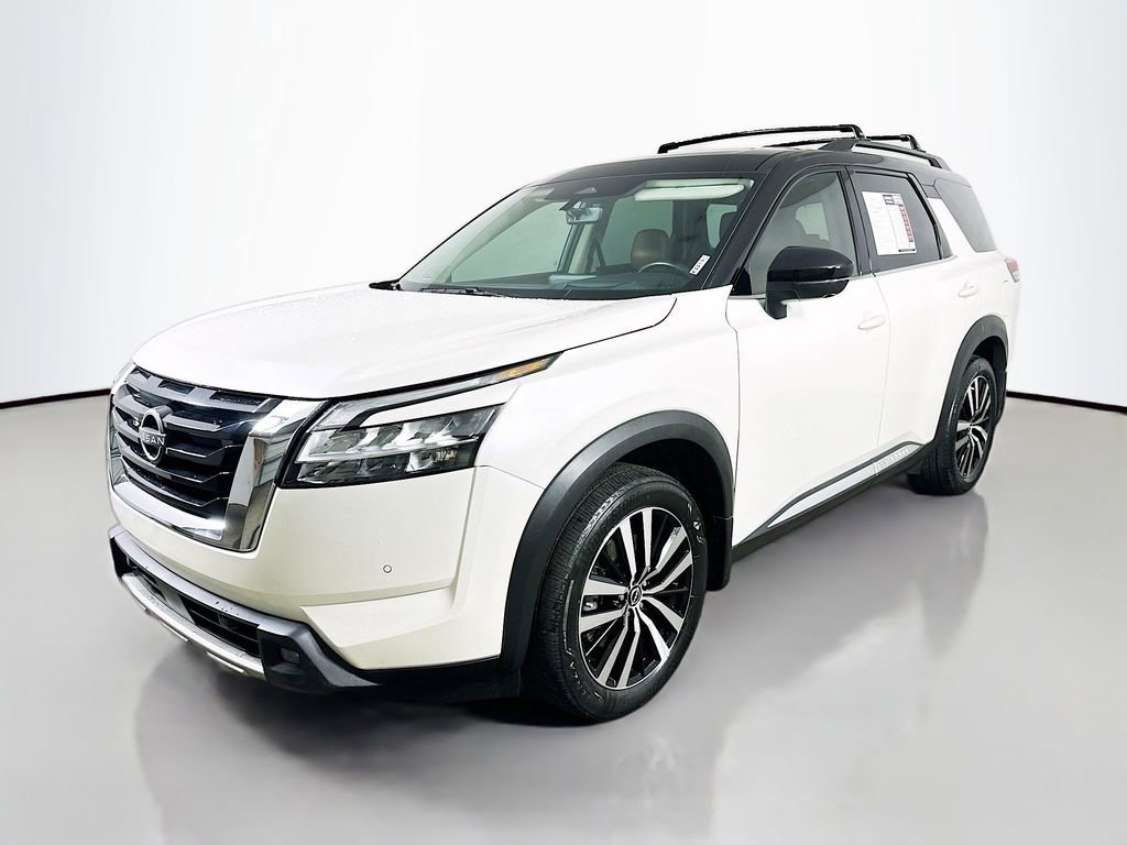 Used 2023 Nissan Pathfinder Platinum w/ Cargo Package AWD/4WD image 3