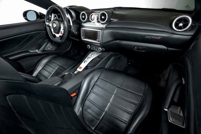 Certified 2017 Ferrari California T image 33
