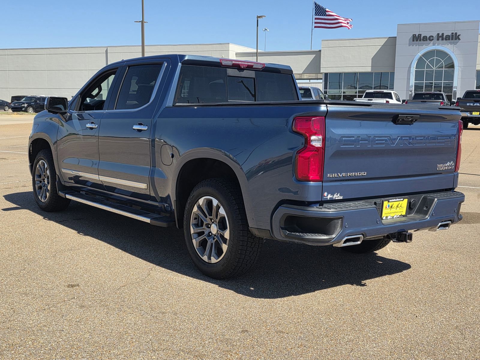 Used 2024 Chevrolet Silverado 1500 High Country w/ Technology Package image 7