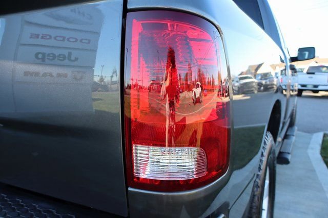 Used 2017 RAM 1500 Express image 32