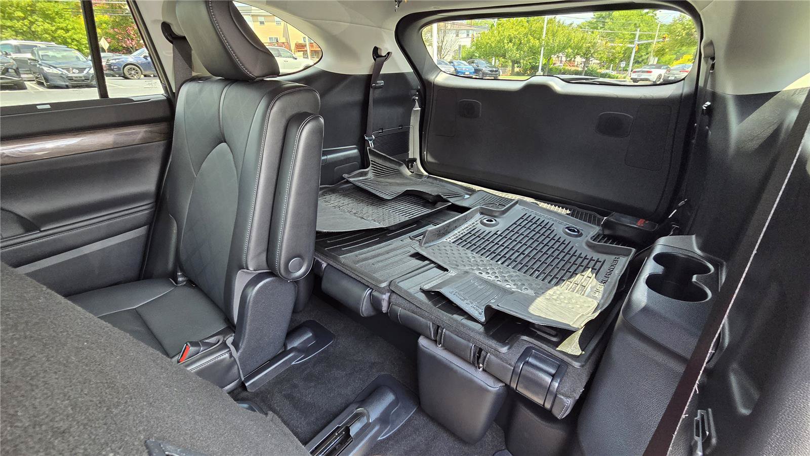 Used 2023 Toyota Highlander Platinum AWD/4WD image 31
