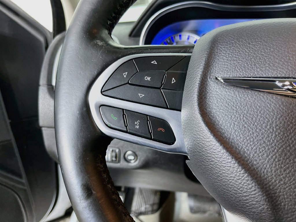 Used 2019 Chrysler 300 Touring w/ Sport Appearance Package RWD image 15