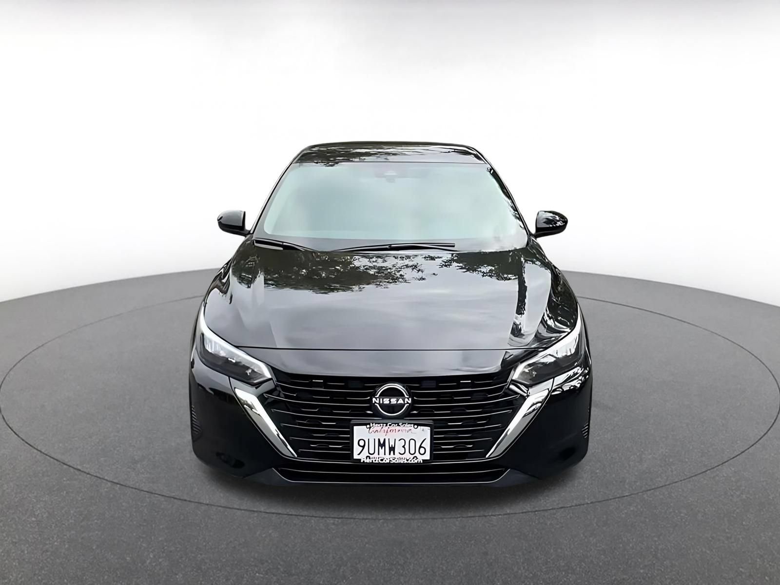 Used 2025 Nissan Sentra SV FWD image 4