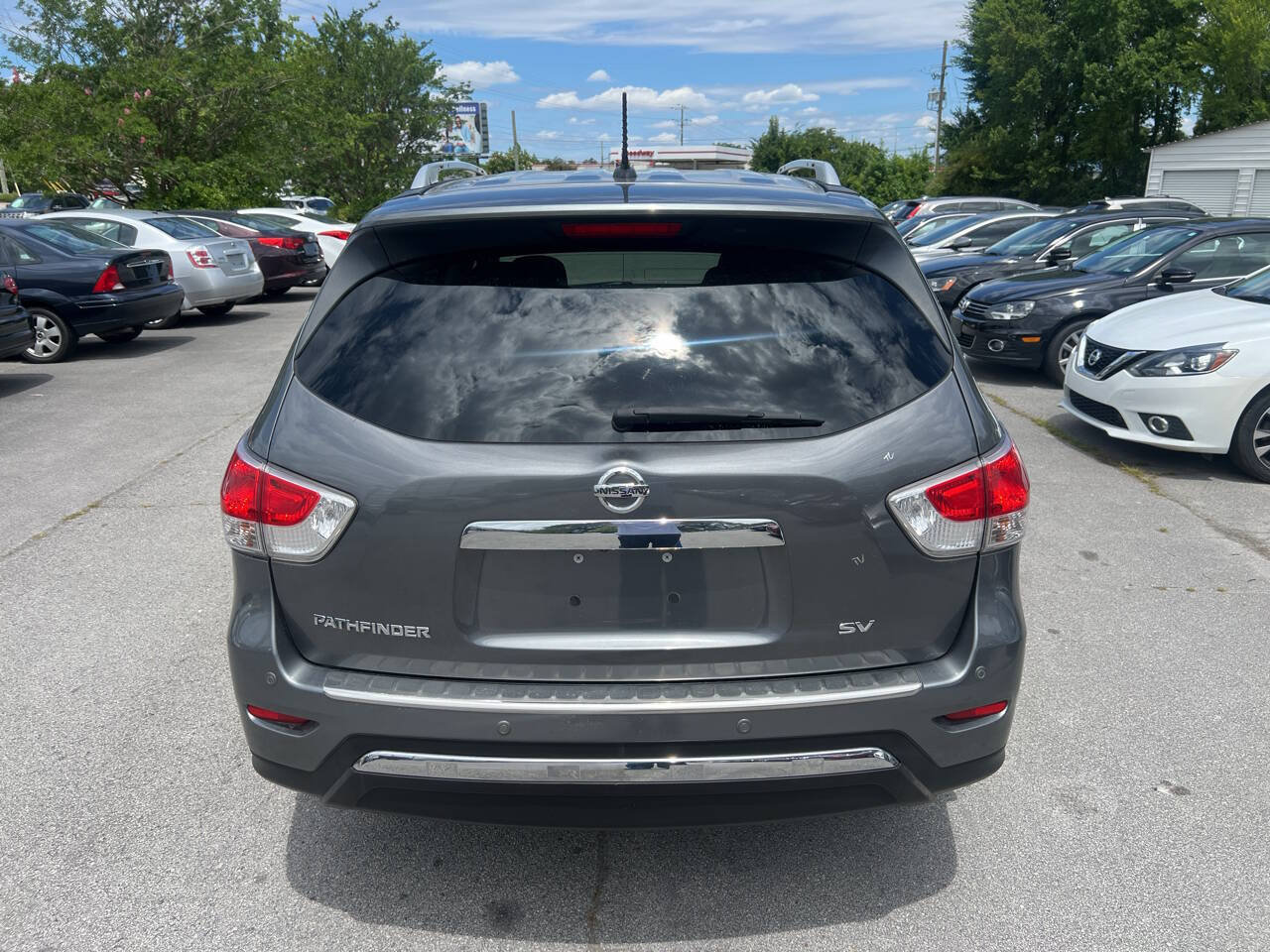 Used 2015 Nissan Pathfinder SV FWD image 6