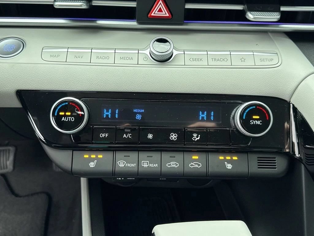 New 2026 Hyundai Elantra Limited FWD image 11