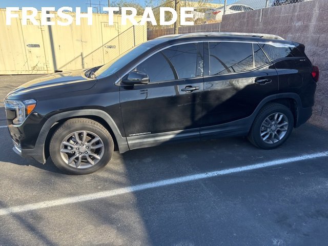 Used 2022 GMC Terrain SLT w/ Infotainment Package II image 1