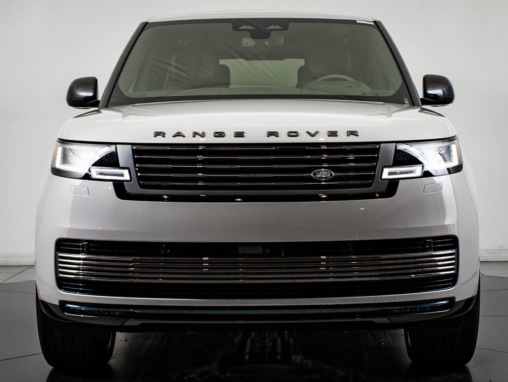 New 2026 Land Rover Range Rover SV image 2