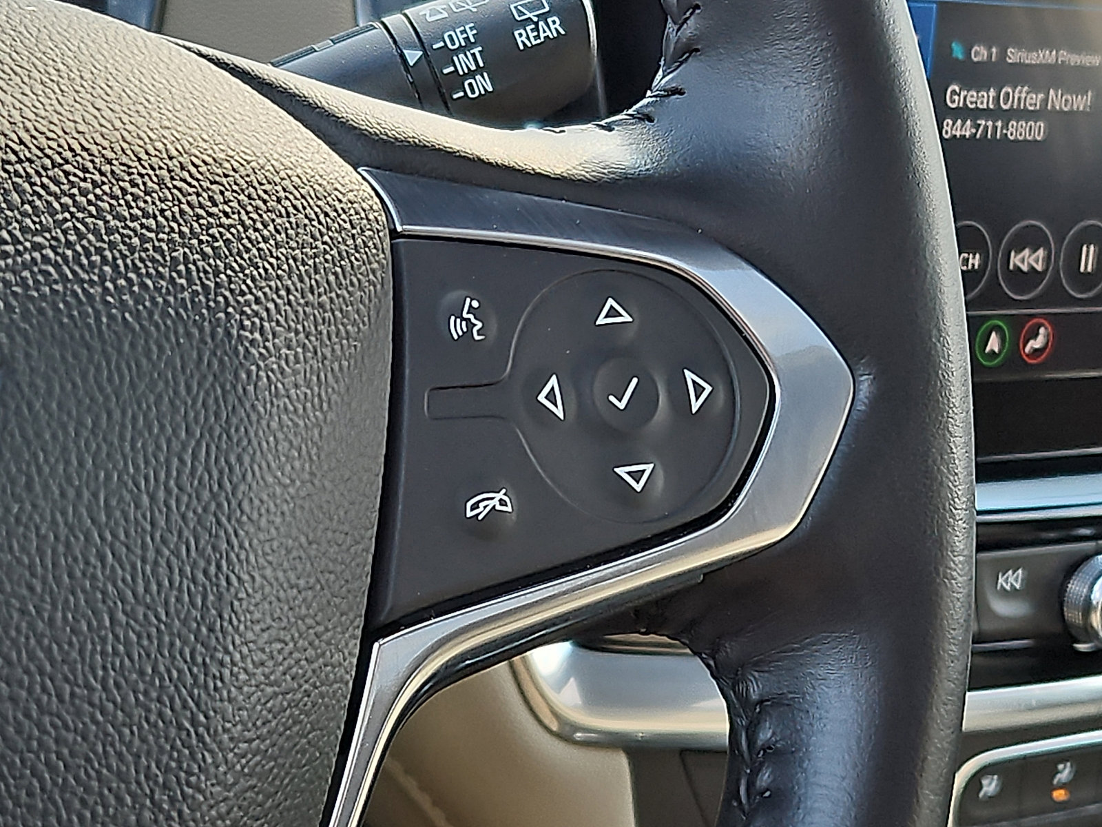 Used 2022 Chevrolet Traverse Premier image 22