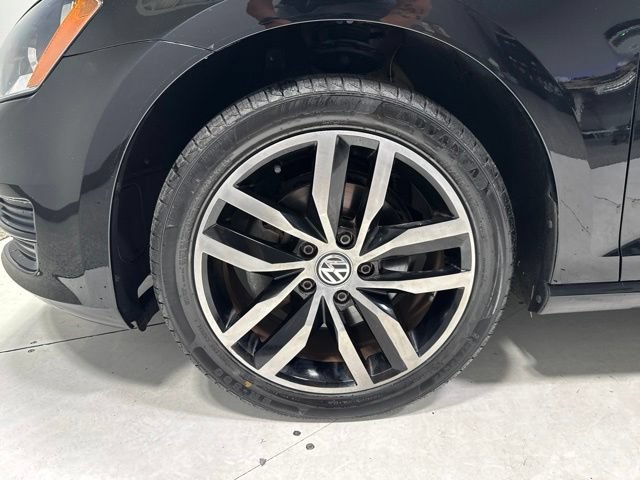 Used 2016 Volkswagen Golf S FWD image 8