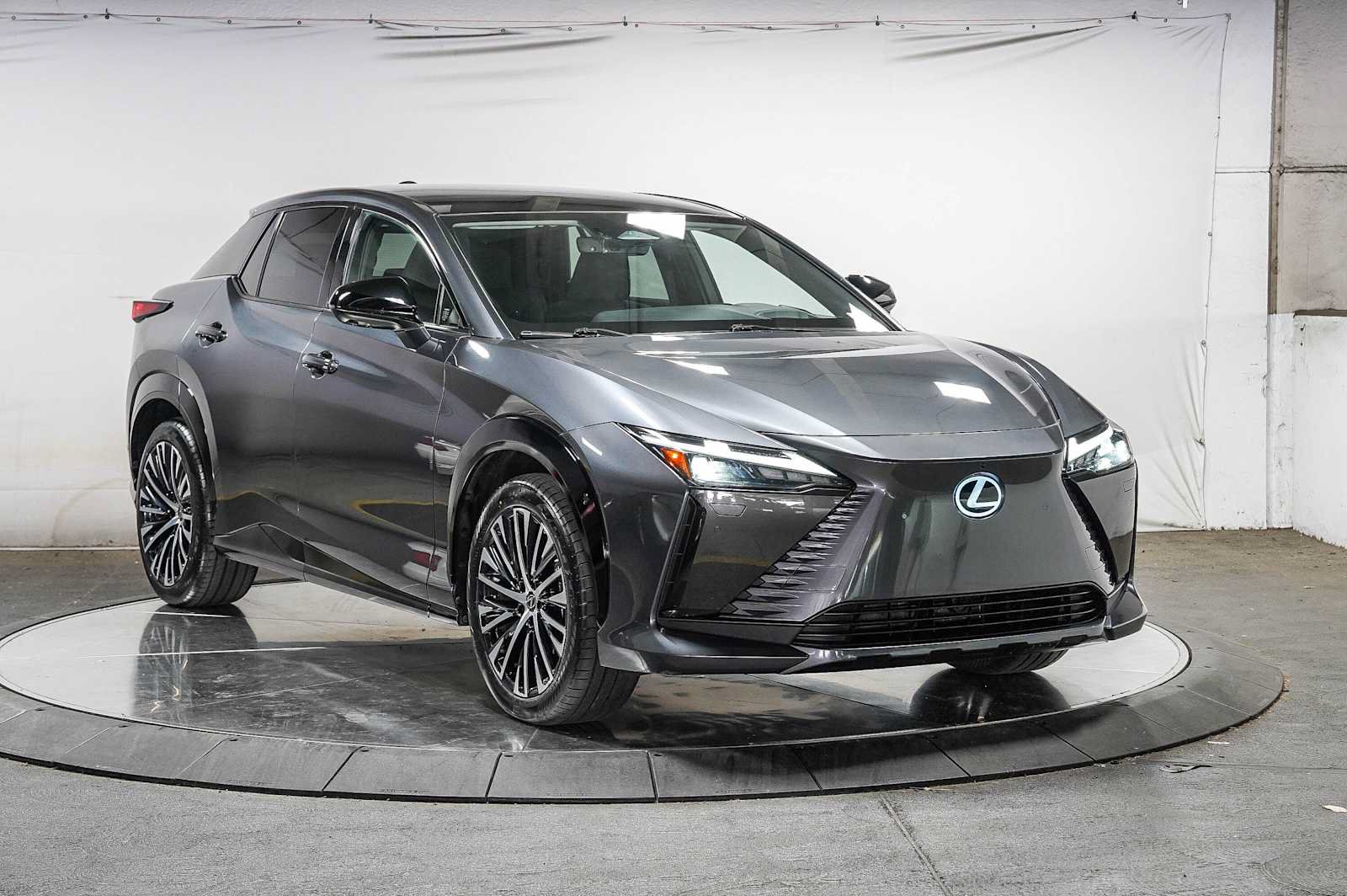 Used 2023 Lexus RZ 450e Premium w/ Cold Area Package AWD/4WD image 5