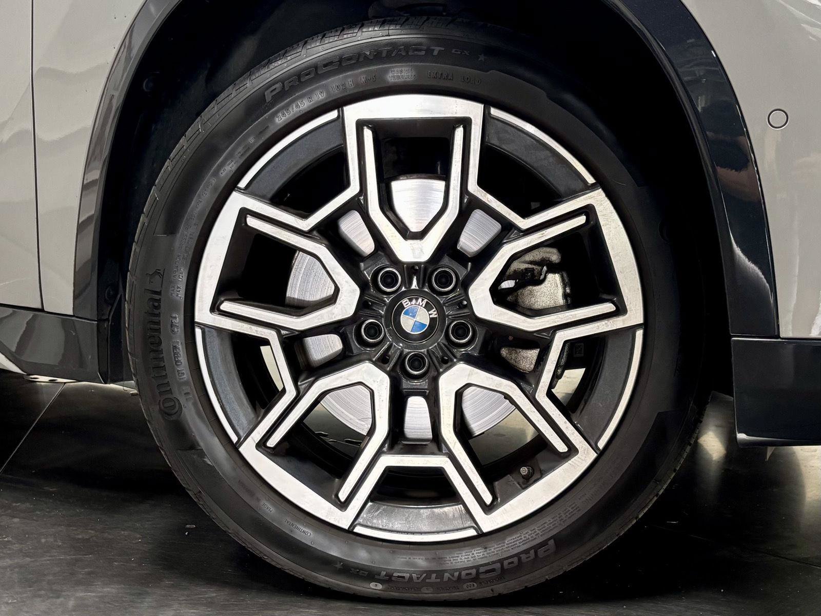Used 2025 BMW X1 xDrive28i w/ Premium Package AWD/4WD image 11