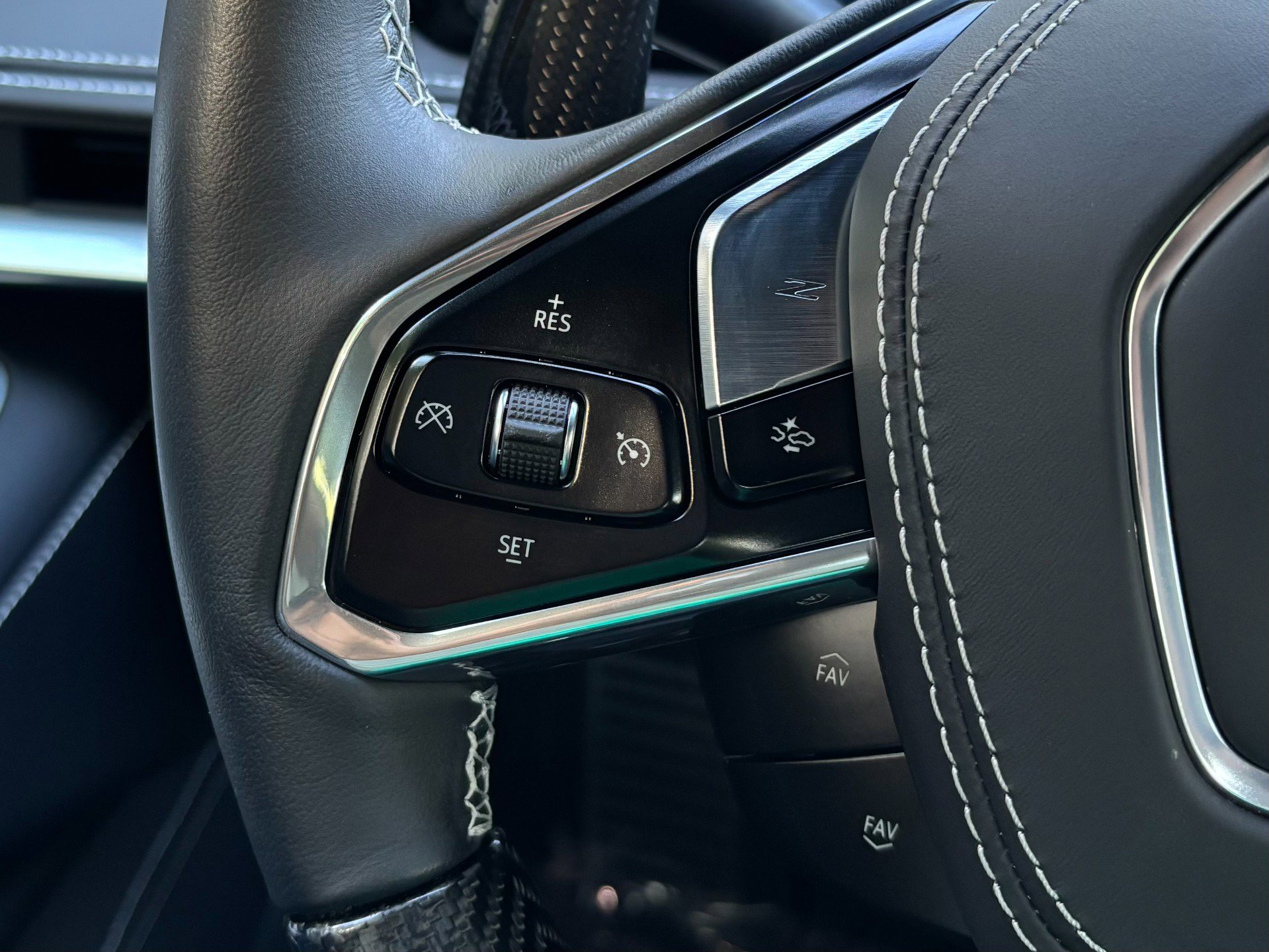 Used 2024 Chevrolet Corvette Z06 RWD image 21