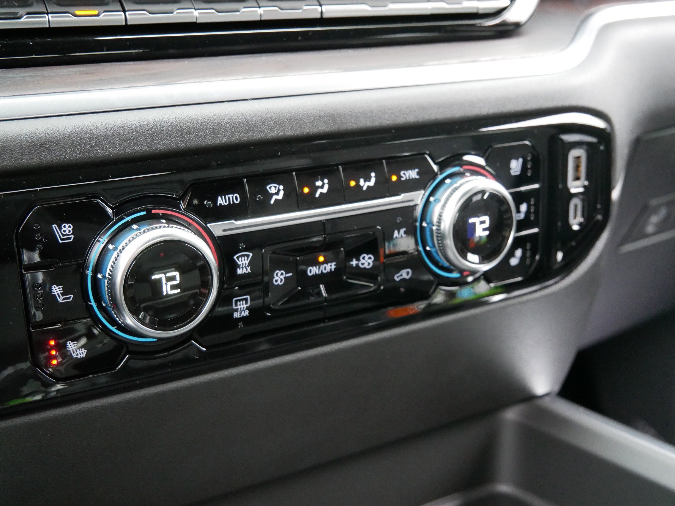 New 2026 GMC Sierra 2500 SLT w/ SLT Premium Package image 19