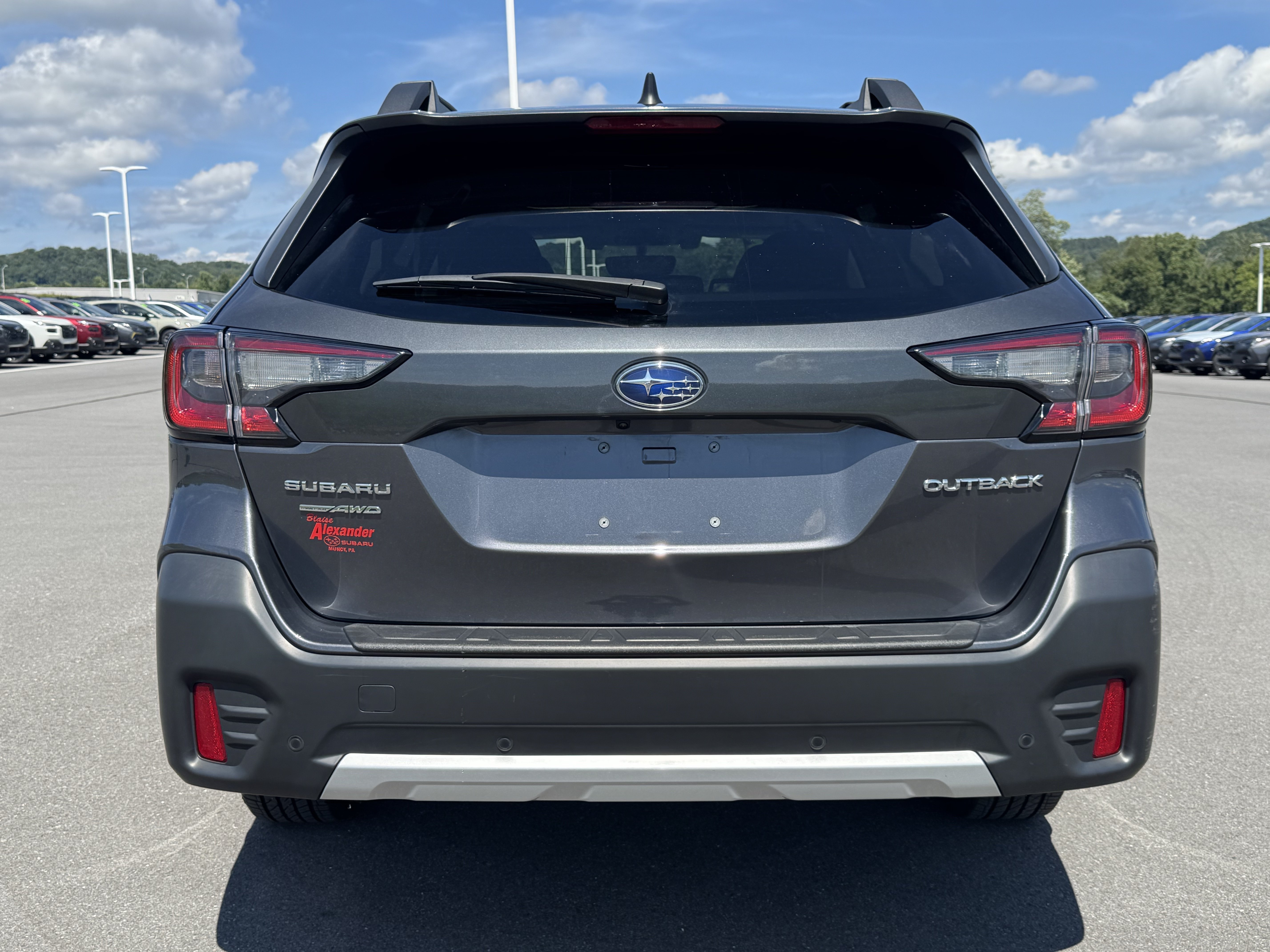 Used 2022 Subaru Outback Limited AWD/4WD image 4