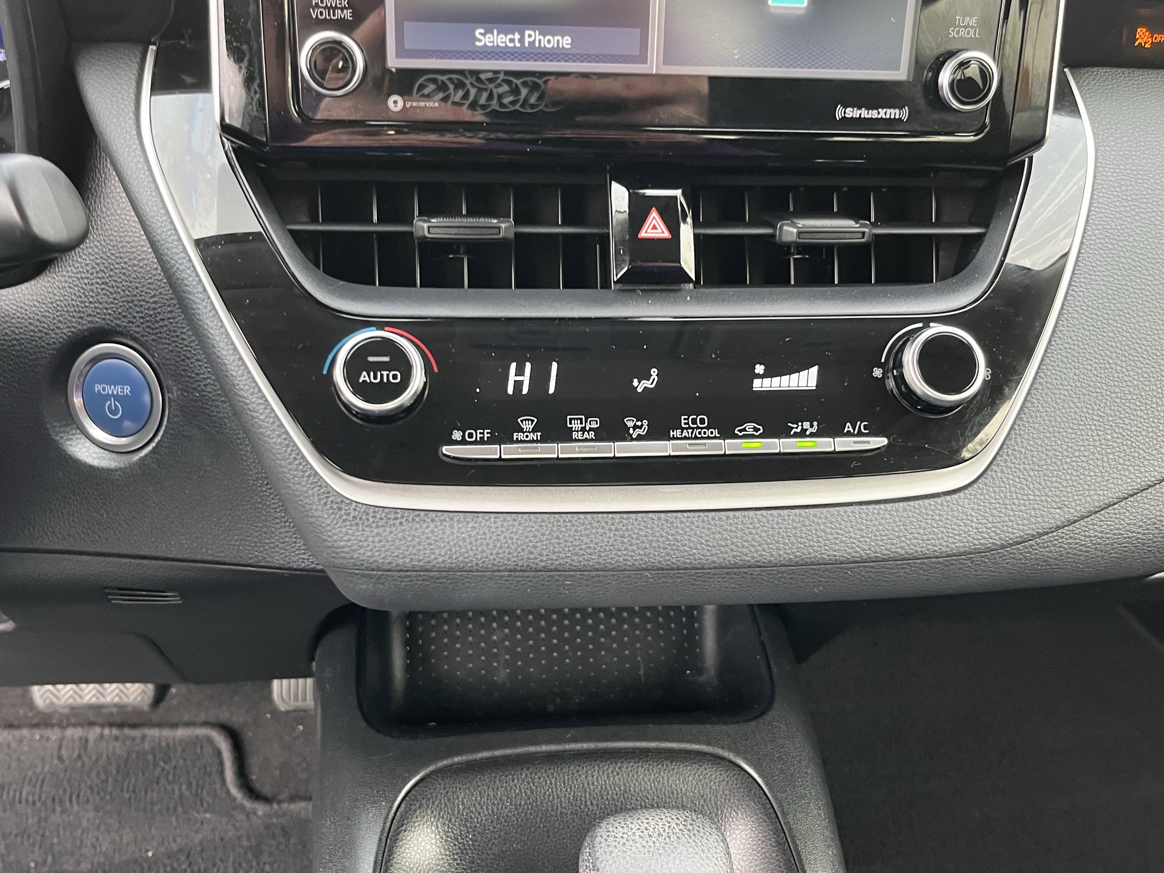 Used 2021 Toyota Corolla LE w/ Carpet Mat Package (TMS) image 21