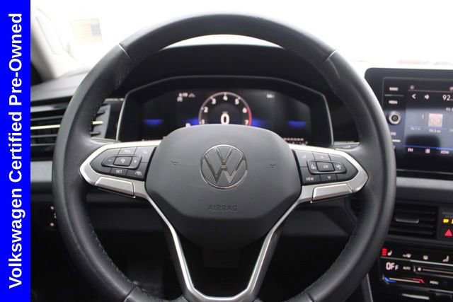 Used 2025 Volkswagen Jetta SE image 27