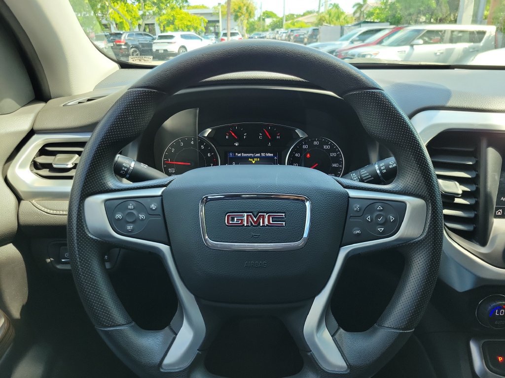 Used 2023 GMC Acadia SLE w/ Driver Convenience Package FWD image 23