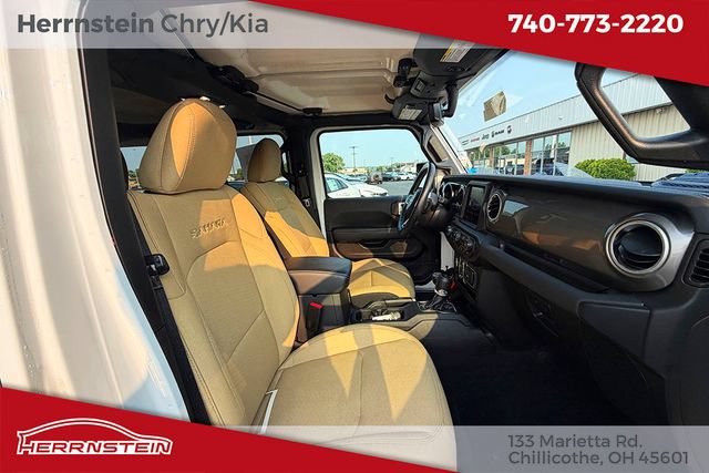 Used 2022 Jeep Wrangler Unlimited Sahara w/ LED Lighting Group AWD/4WD image 26