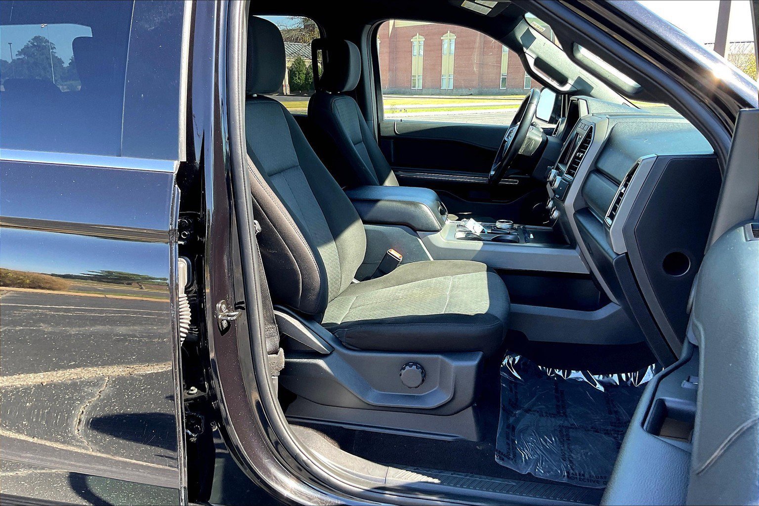 Used 2021 Ford Expedition XLT image 8