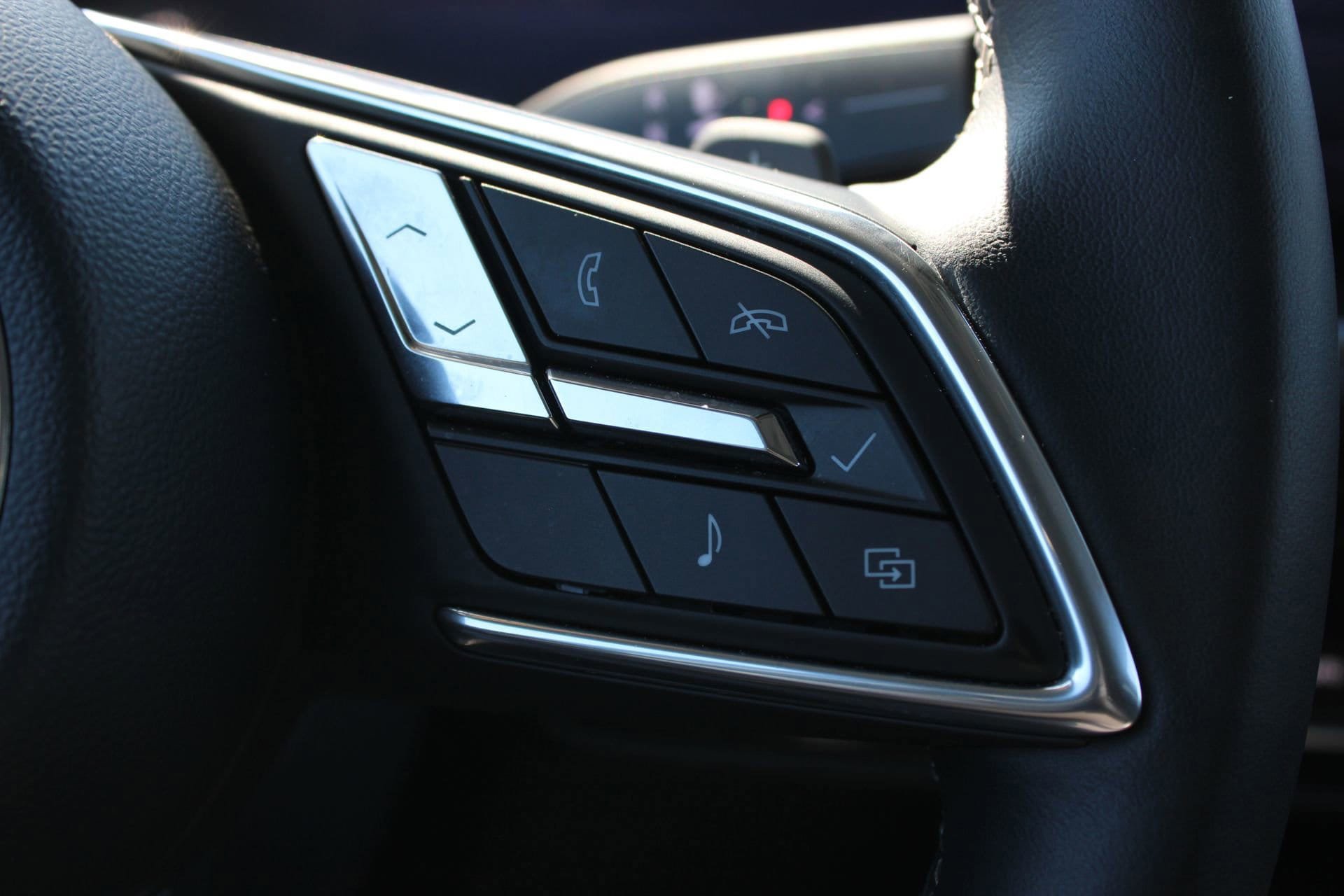 Used 2025 Buick Envision Preferred AWD/4WD image 29