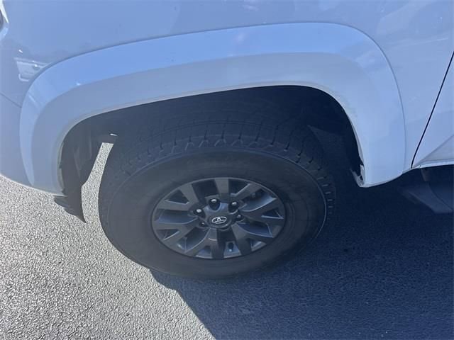 Used 2022 Toyota Tacoma SR5 image 11