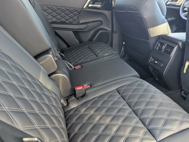 New 2025 Mitsubishi Outlander SEL image 9