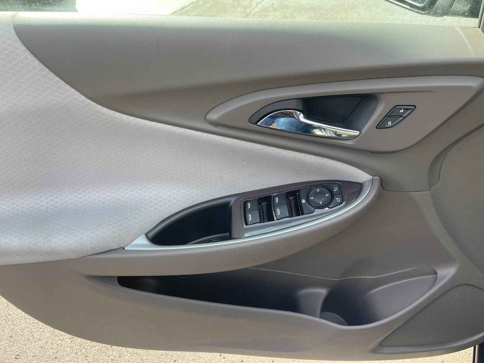 Used 2022 Chevrolet Malibu LT image 12