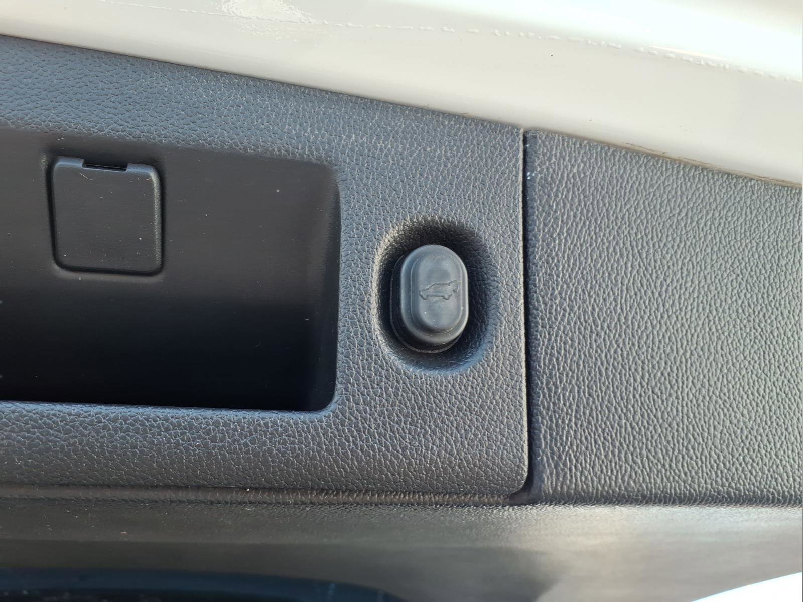 Used 2017 Chevrolet Tahoe LT image 6