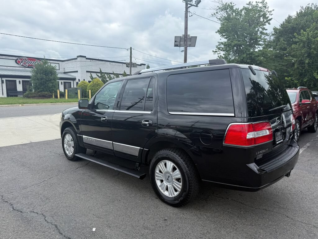 Used 2014 Lincoln Navigator 4WD image 5