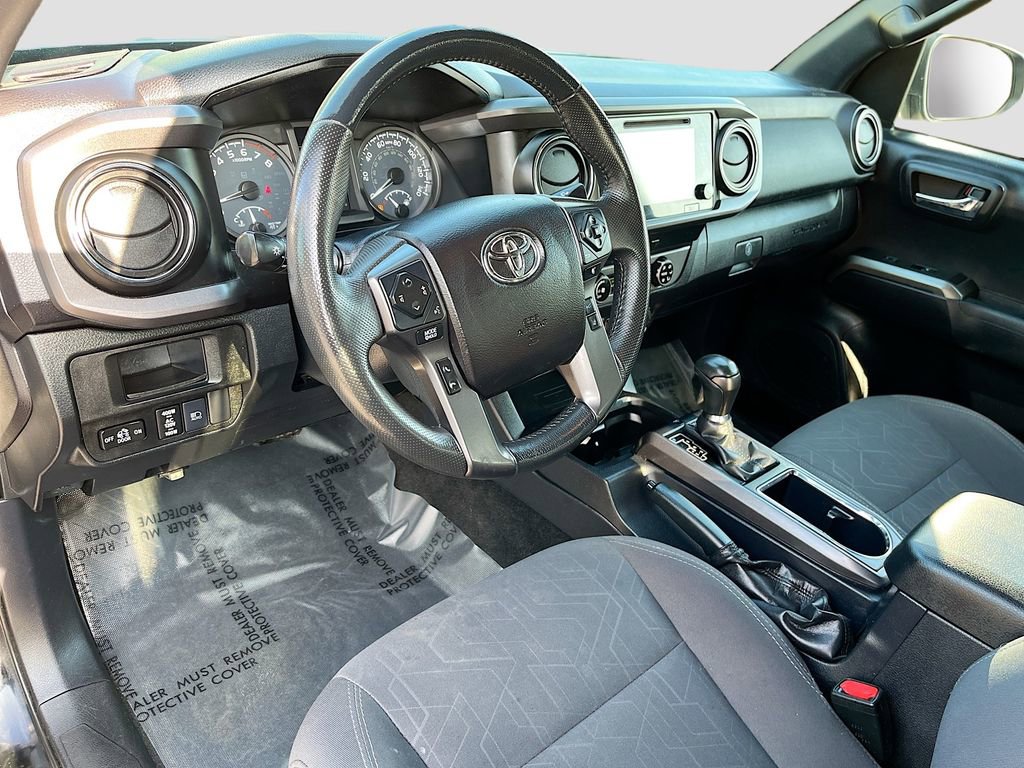 Used 2019 Toyota Tacoma TRD Off-Road w/ Technology Package image 9