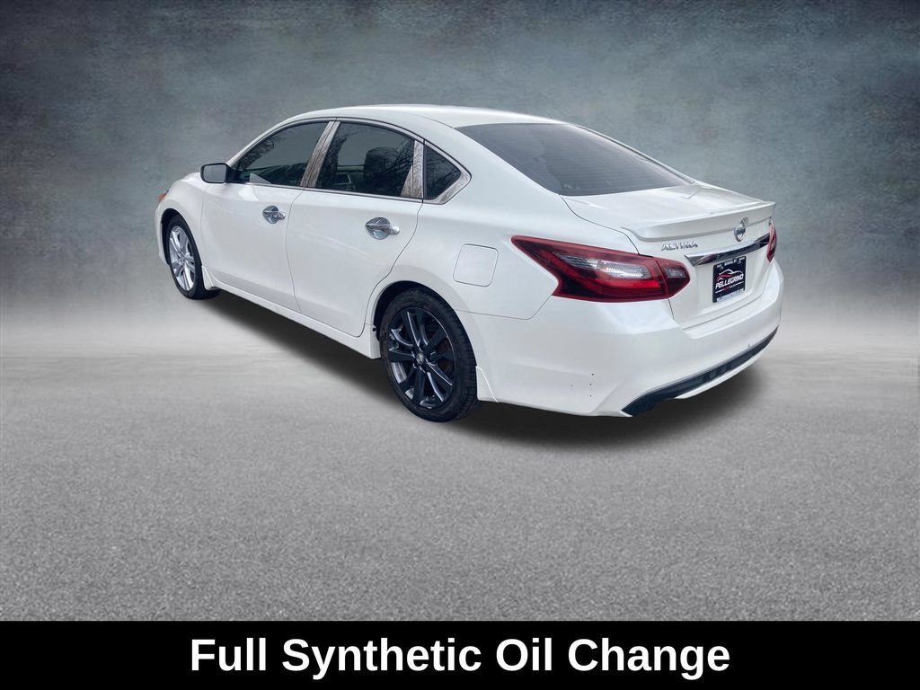 Used 2017 Nissan Altima 2.5 SR FWD image 3