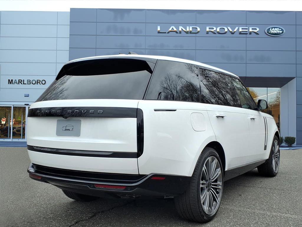 New 2026 Land Rover Range Rover Long Wheelbase SE image 2