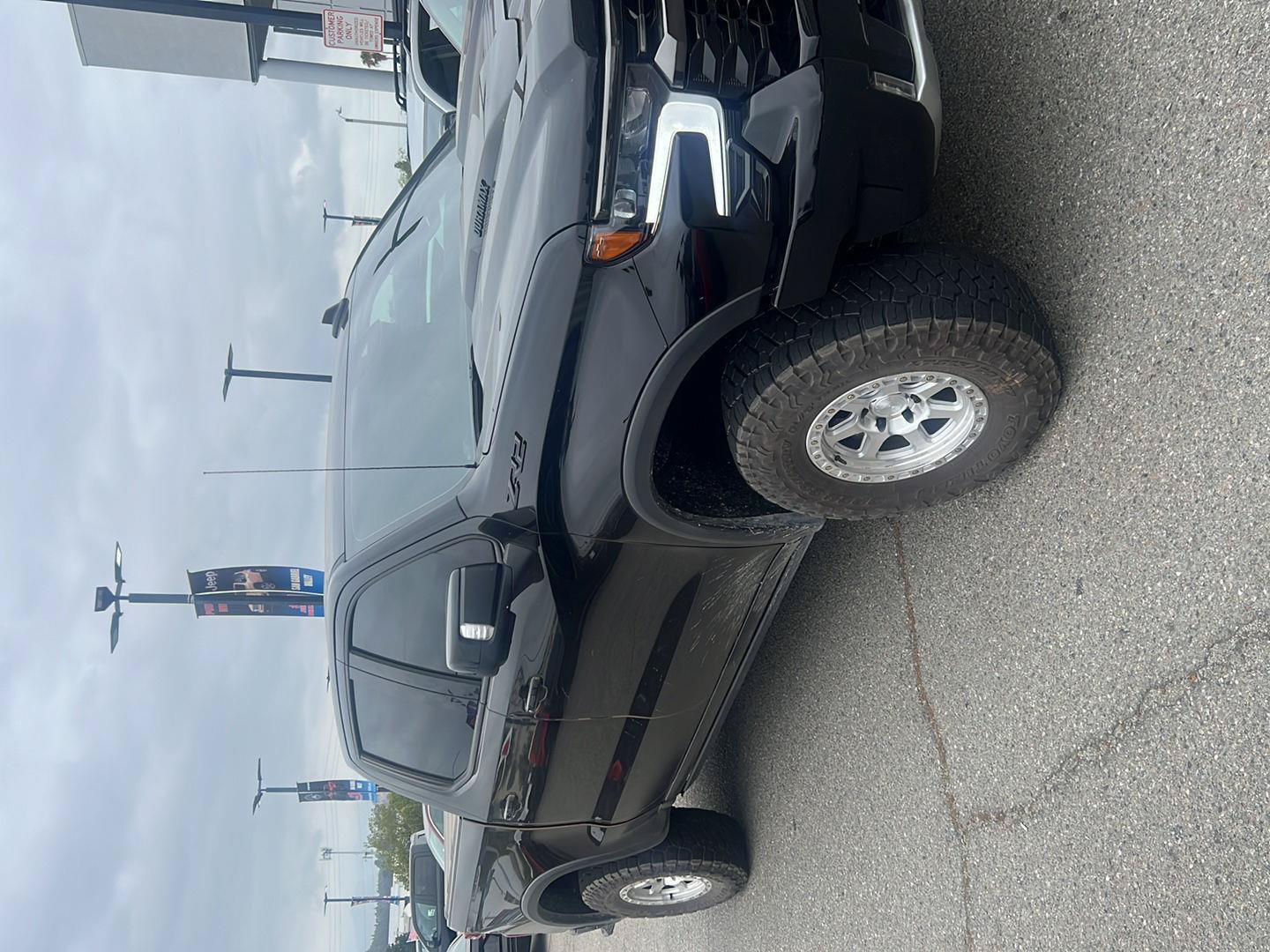 Used 2024 Chevrolet Silverado 1500 ZR2 w/ Technology Package AWD/4WD image 4