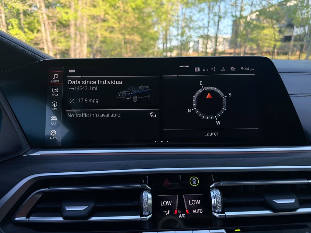Used 2022 BMW X7 xDrive40i w/ Executive Package AWD/4WD image 12