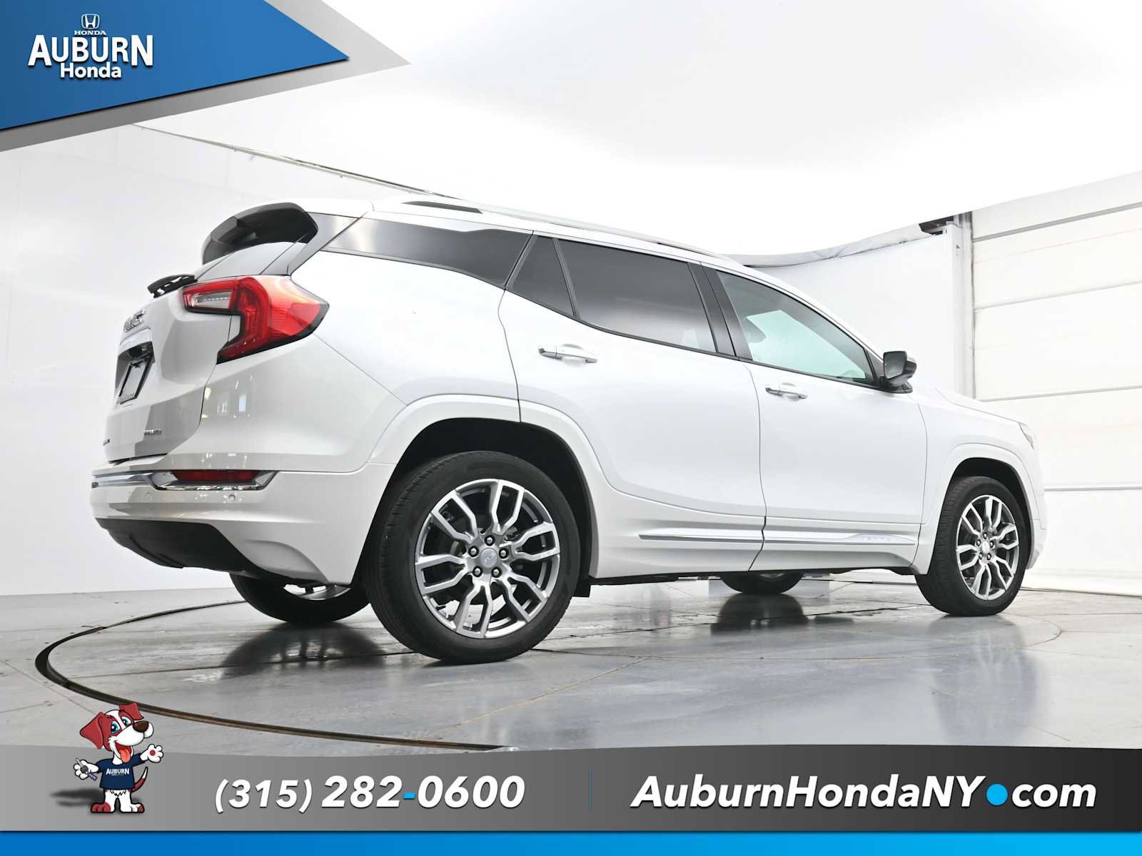 Used 2022 GMC Terrain Denali w/ Denali Premium Package AWD/4WD image 26