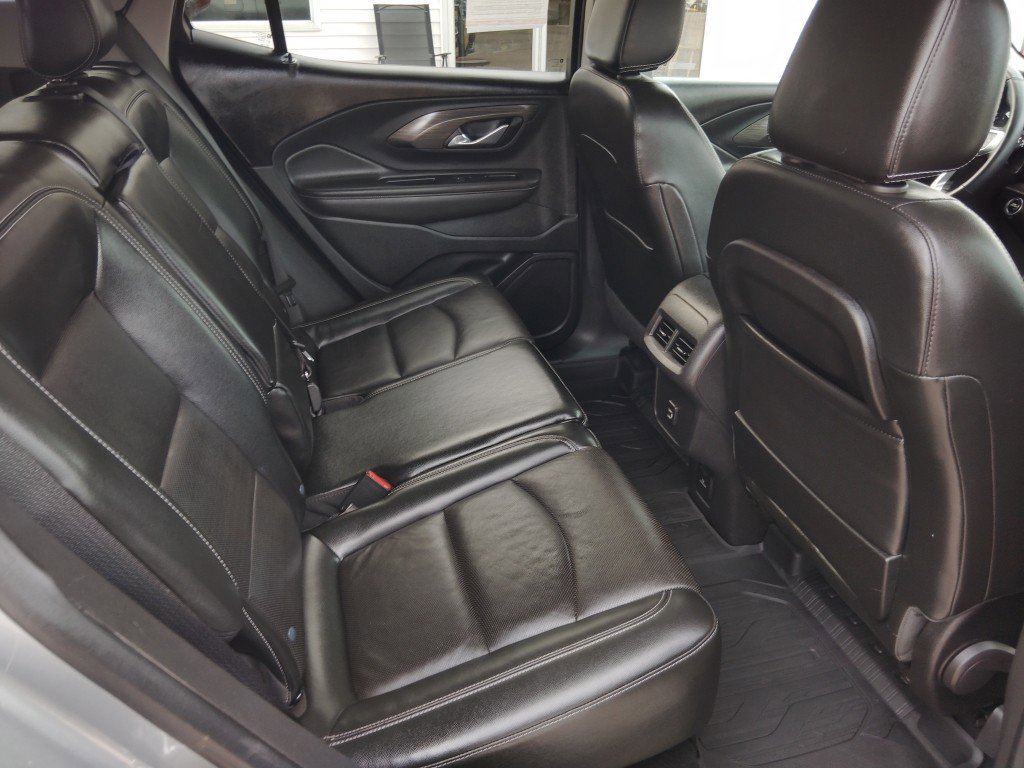 Used 2023 GMC Terrain SLT w/ Tech Package image 29