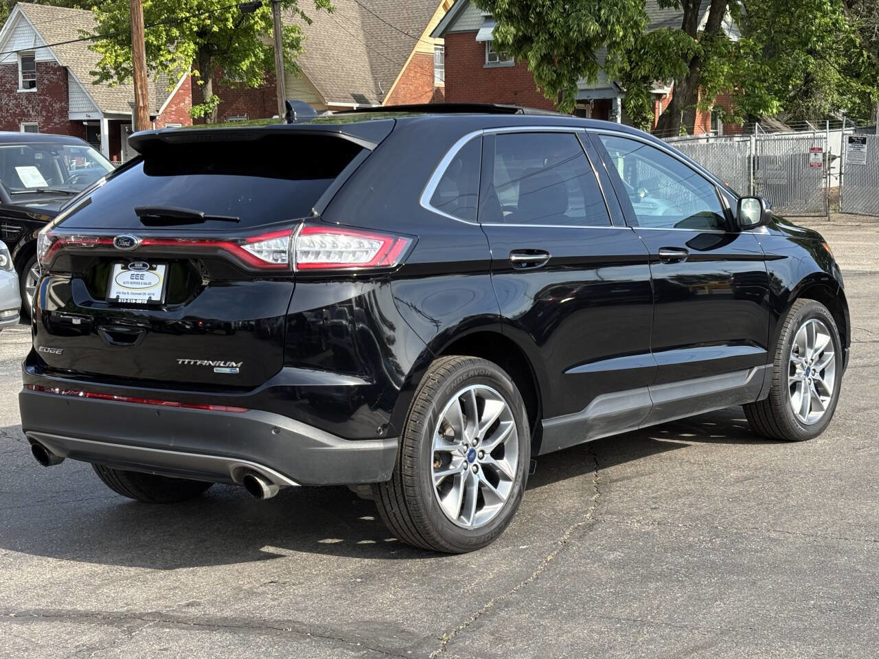 Used 2016 Ford Edge Titanium w/ Equipment Group 302A AWD/4WD image 8