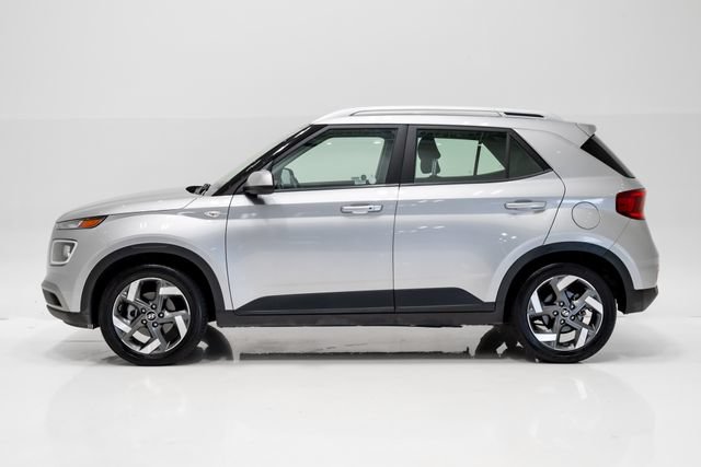 Used 2025 Hyundai Venue SEL FWD image 29