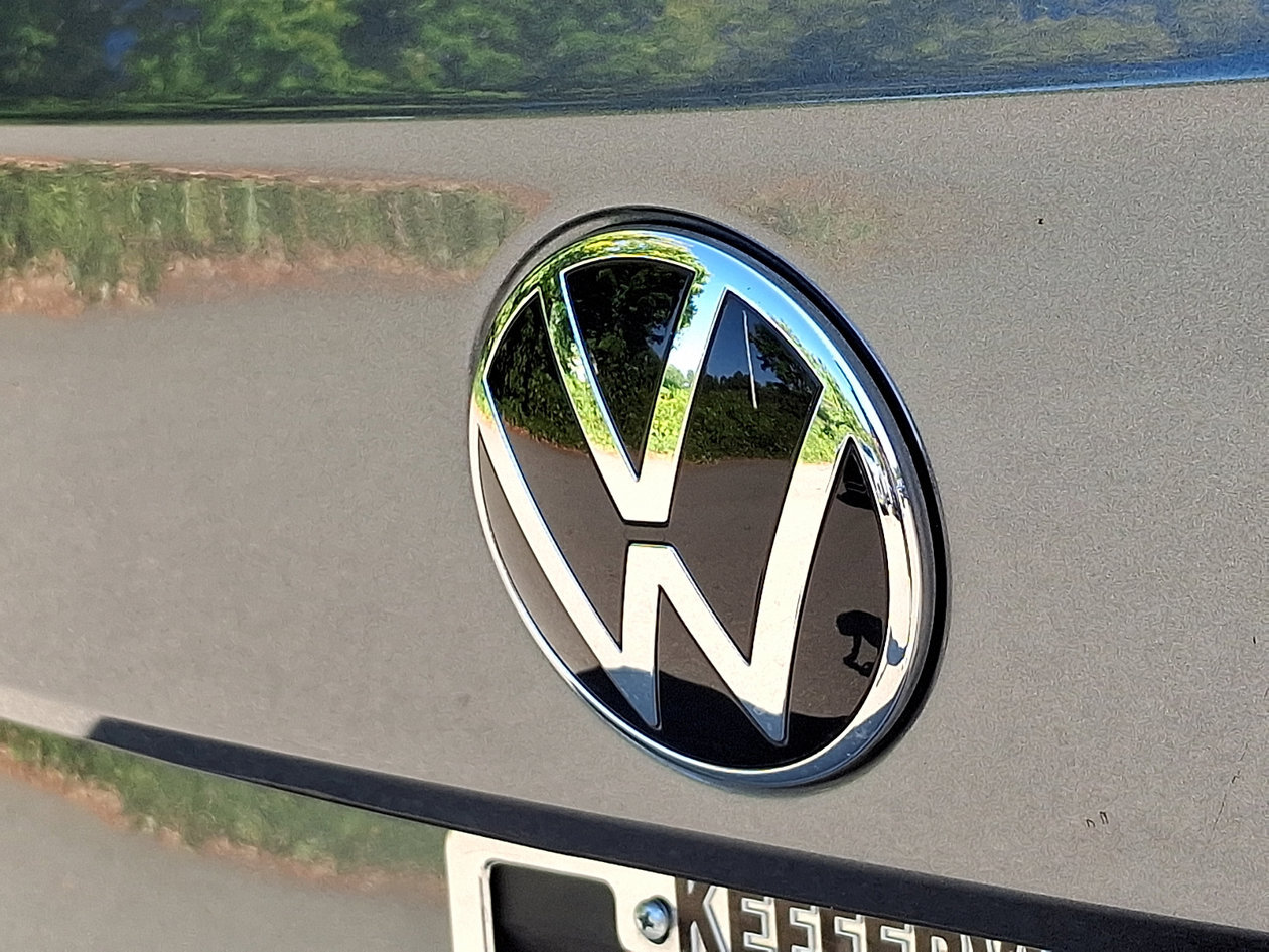 Certified 2023 Volkswagen Taos SE FWD image 30