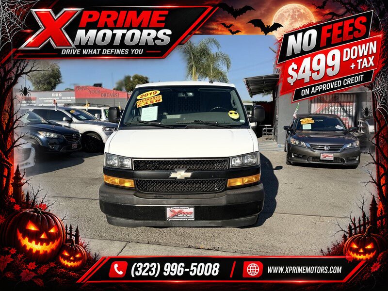 Used 2019 Chevrolet Express 2500 w/ Driver Convenience Package RWD image 2