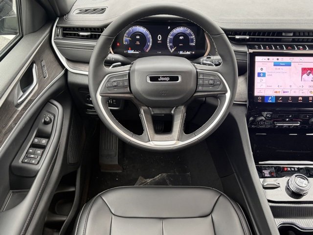 New 2025 Jeep Grand Cherokee Limited image 41