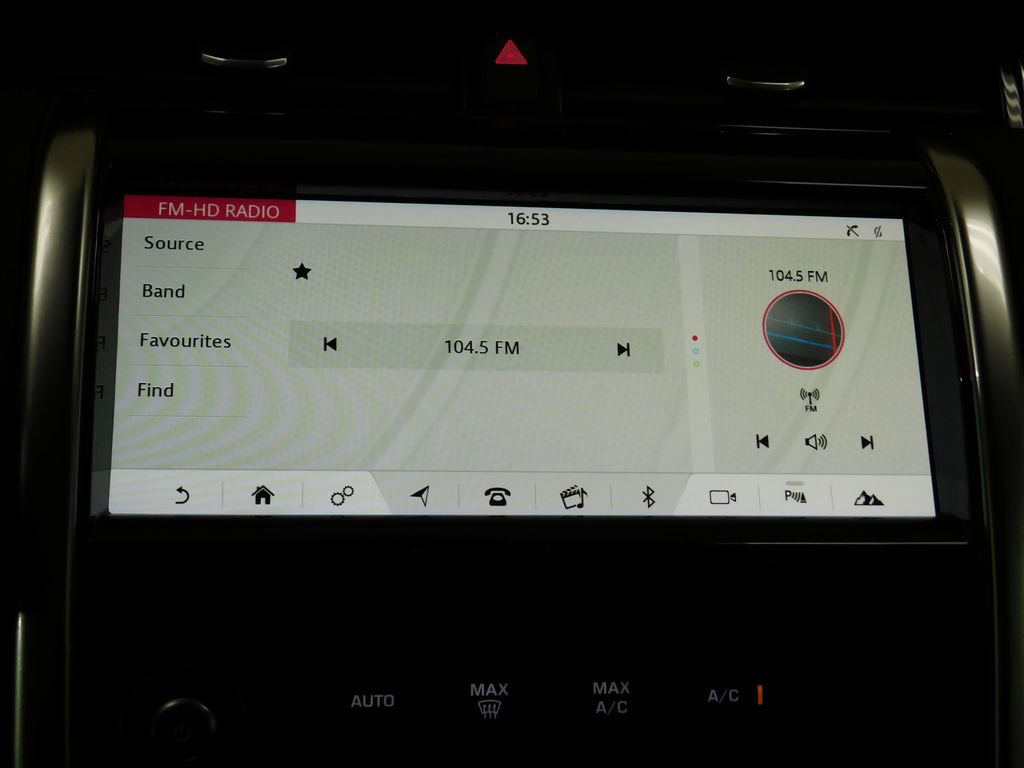 Used 2020 Land Rover Discovery Sport SE AWD/4WD image 45