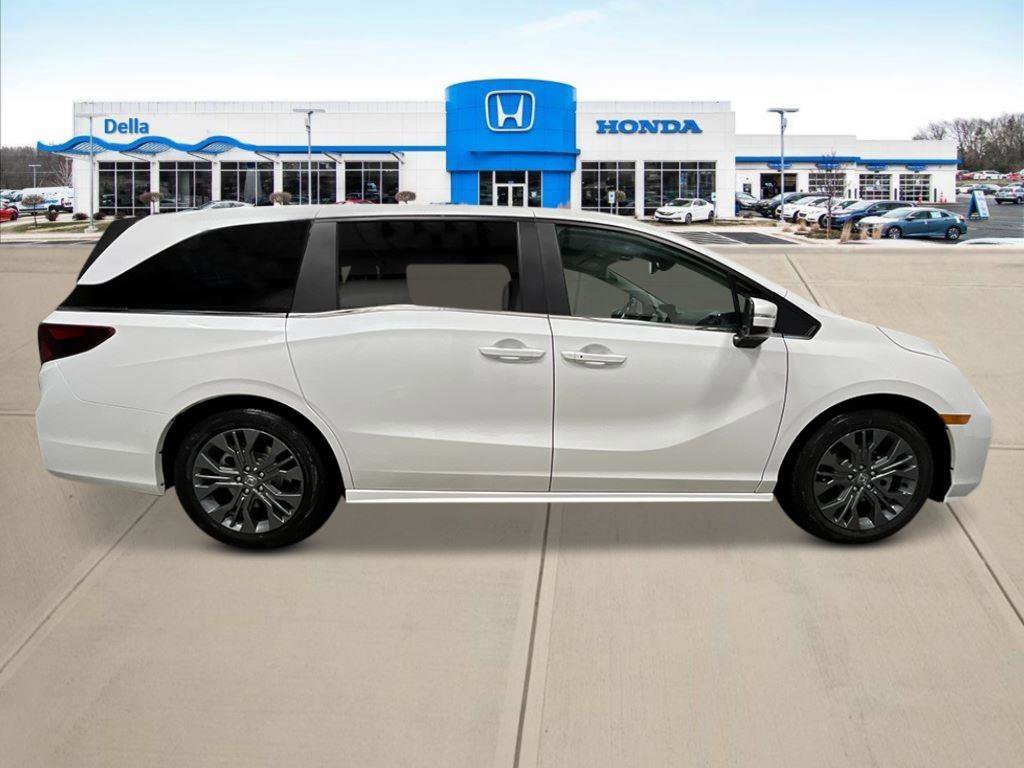 New 2026 Honda Odyssey Touring image 2