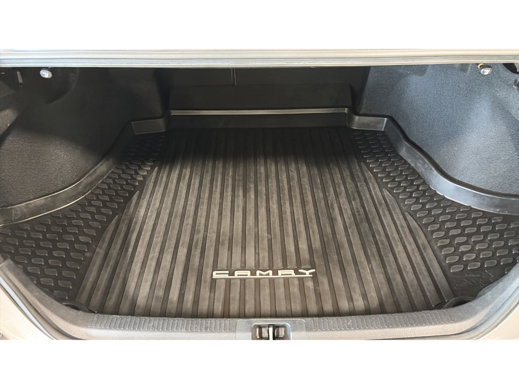 Used 2020 Toyota Camry XSE FWD image 24