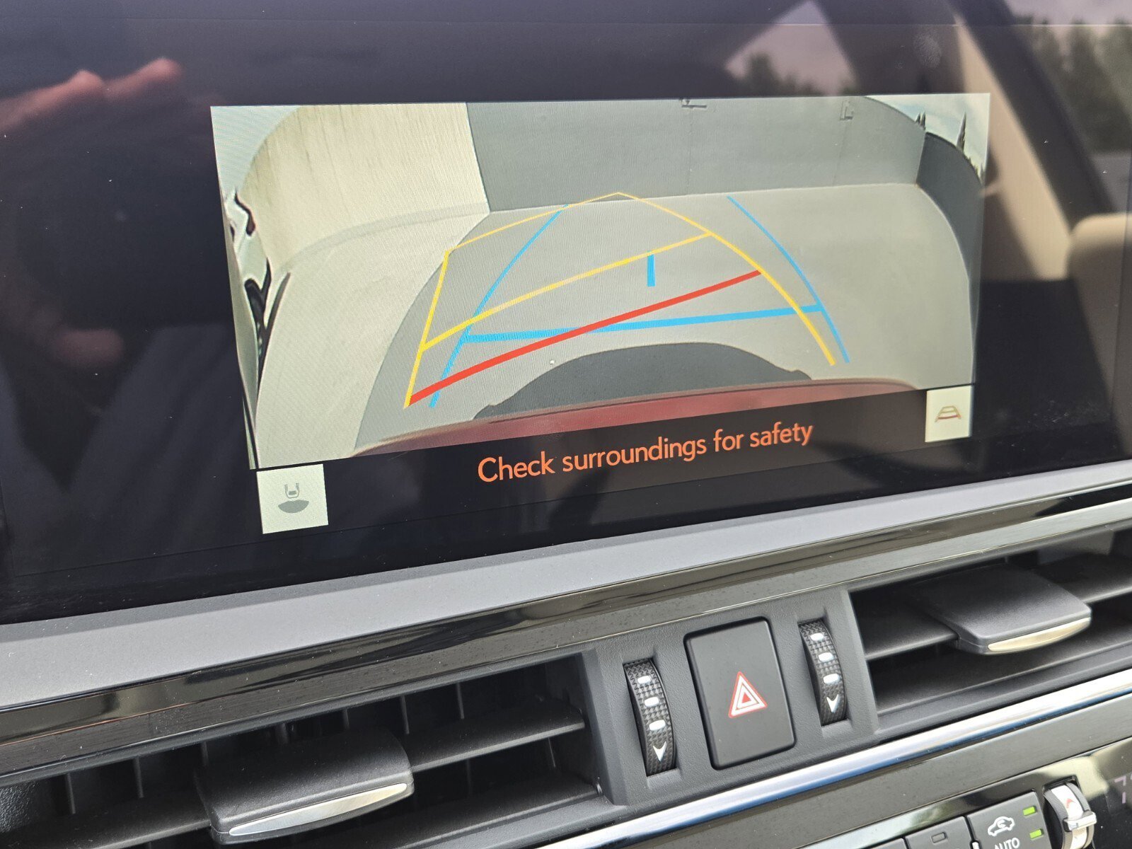 Certified 2025 Lexus ES 300h w/ Premium Package image 20