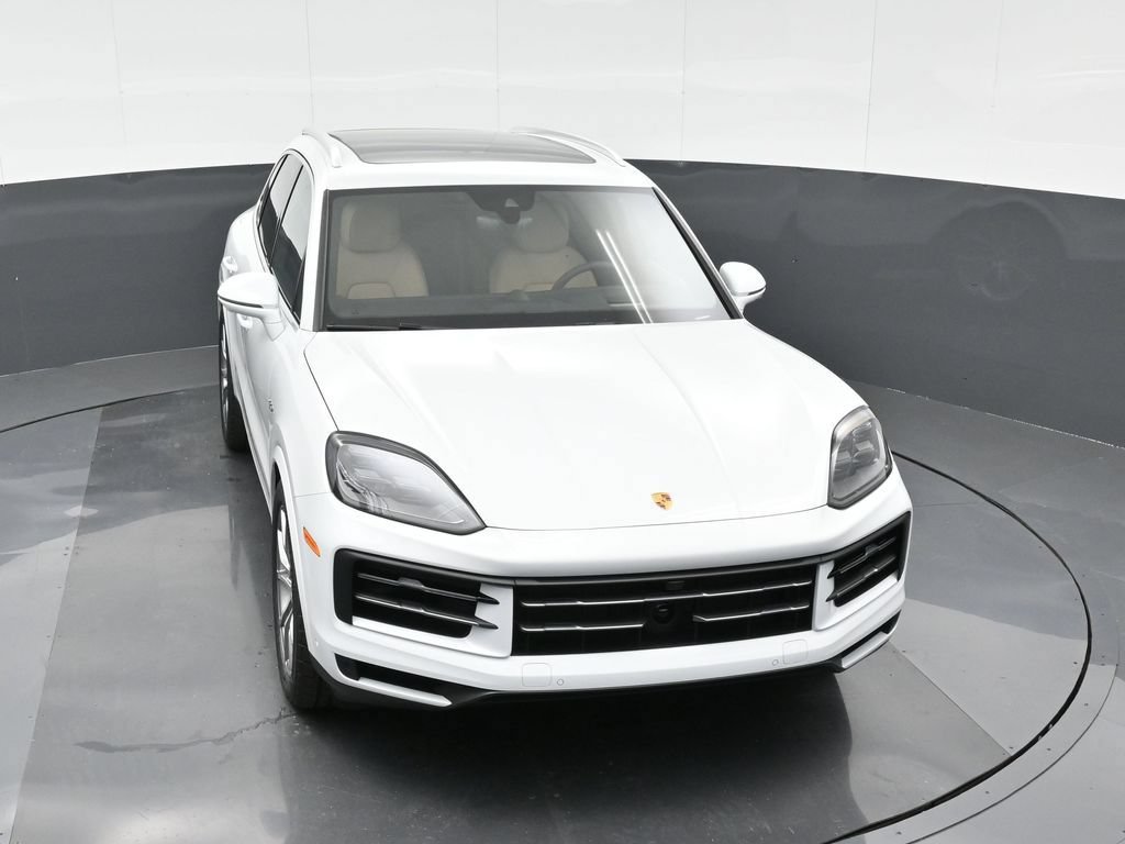 Certified 2025 Porsche Cayenne E-Hybrid AWD/4WD image 32