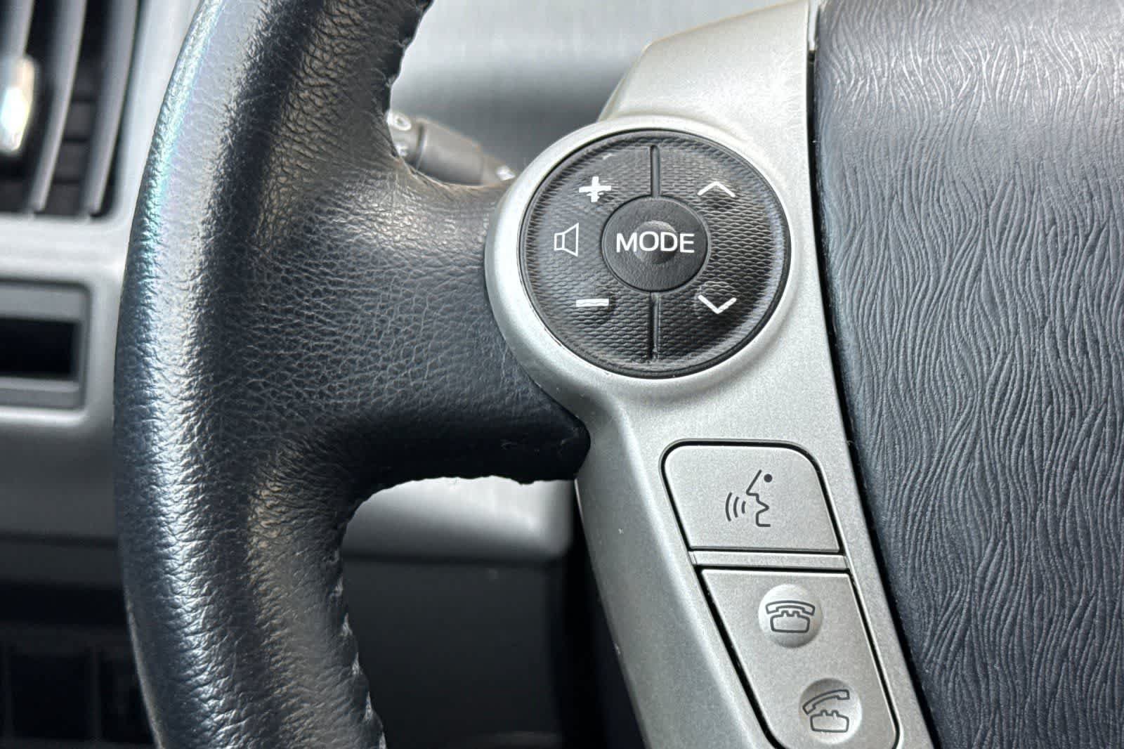 Used 2014 Toyota Prius V Five FWD image 29