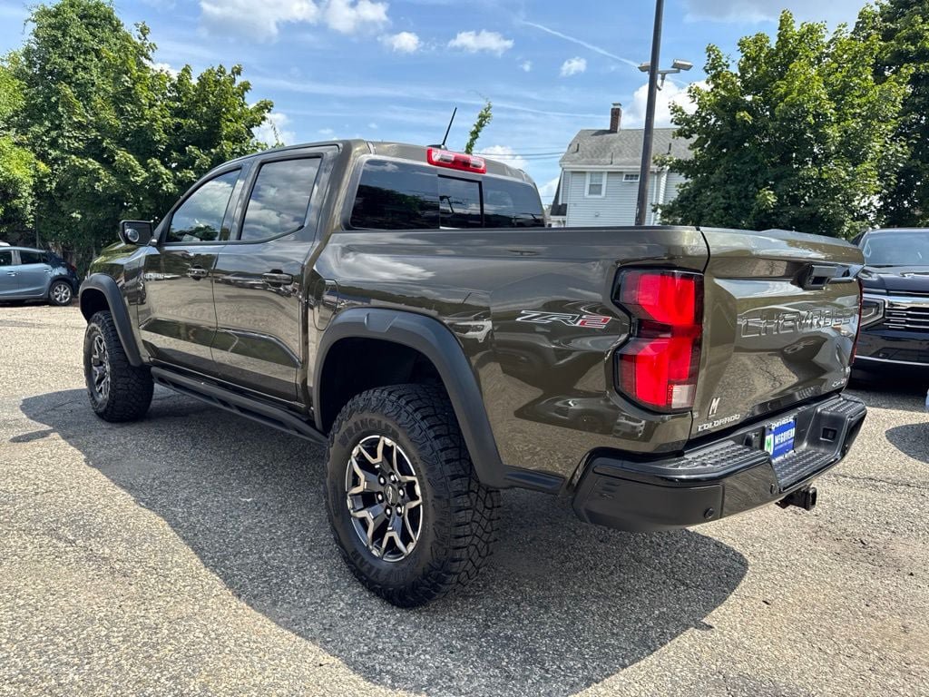 Used 2025 Chevrolet Colorado ZR2 w/ Technology Package AWD/4WD image 34