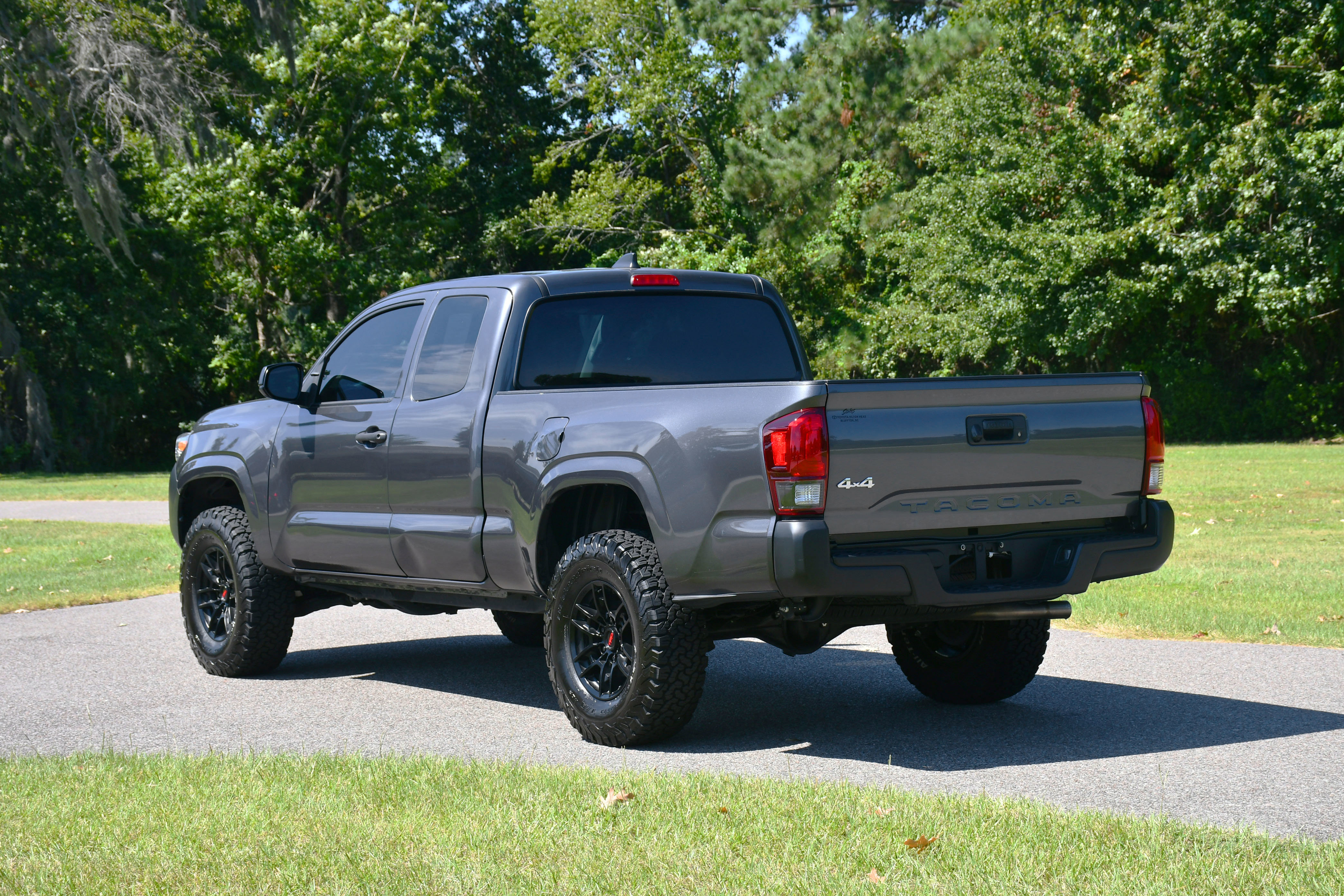 Used 2023 Toyota Tacoma SR image 3