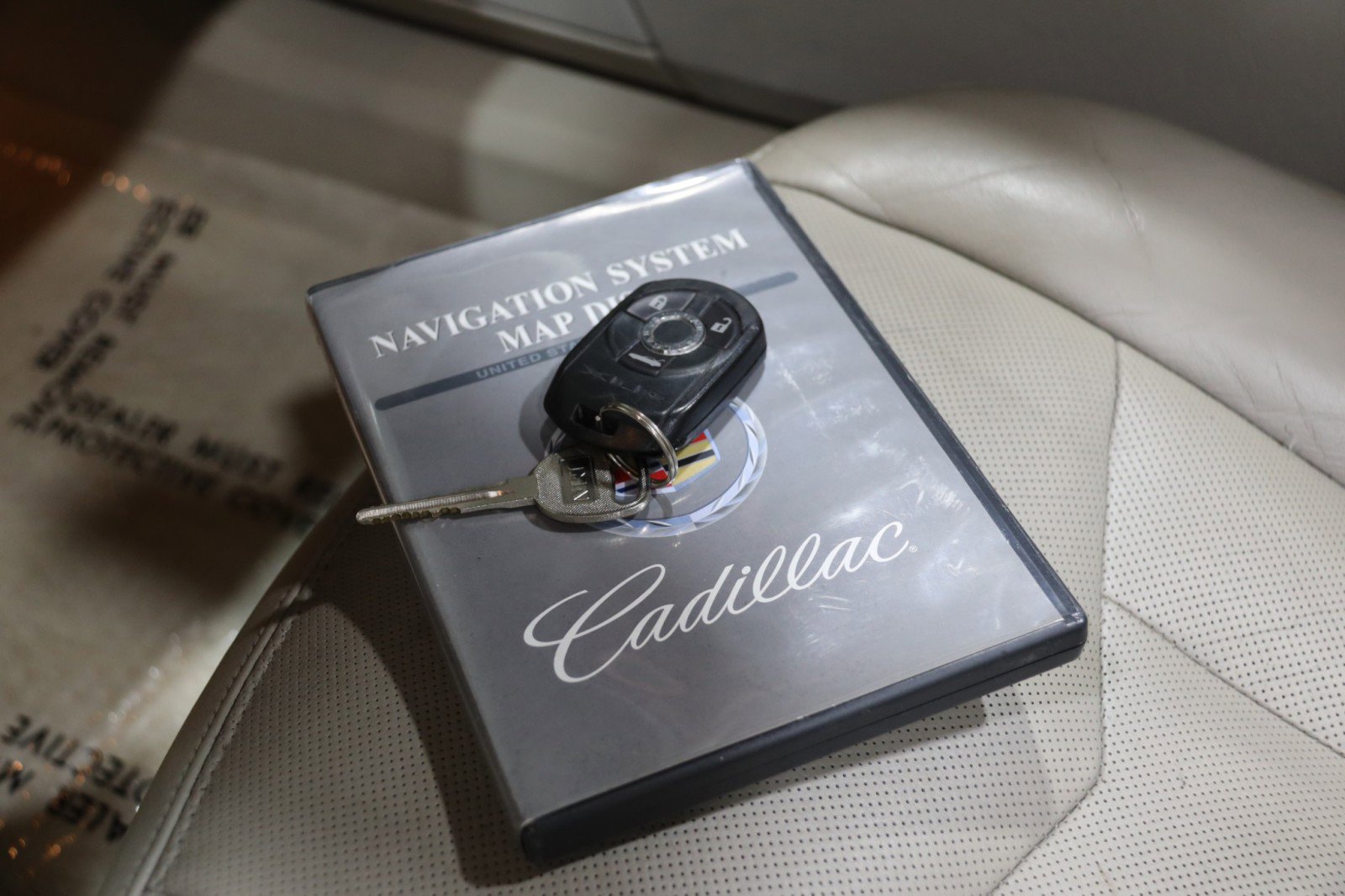 Used 2006 Cadillac XLR image 33